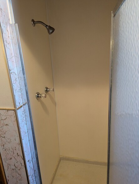 More Photos Of 340 Elm St E, Canova Sports And Entertainment For Sale