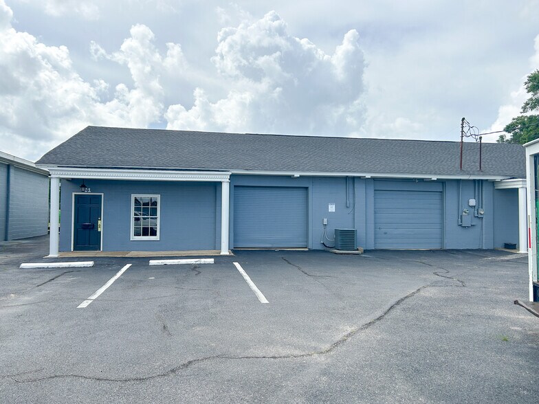 More Photos Of 3656 Government Blvd, Mobile General Retail For Lease