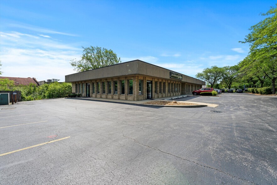 More Photos Of 8650 W 159th St, Orland Park Storefront Retail Office For Lease