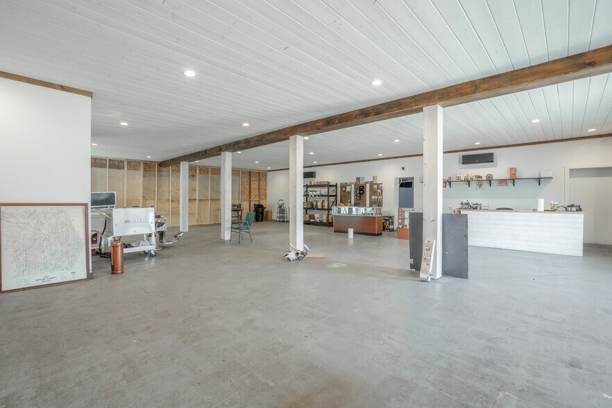 More Photos Of 1025 S Westwood Blvd, Poplar Bluff General Retail For Sale