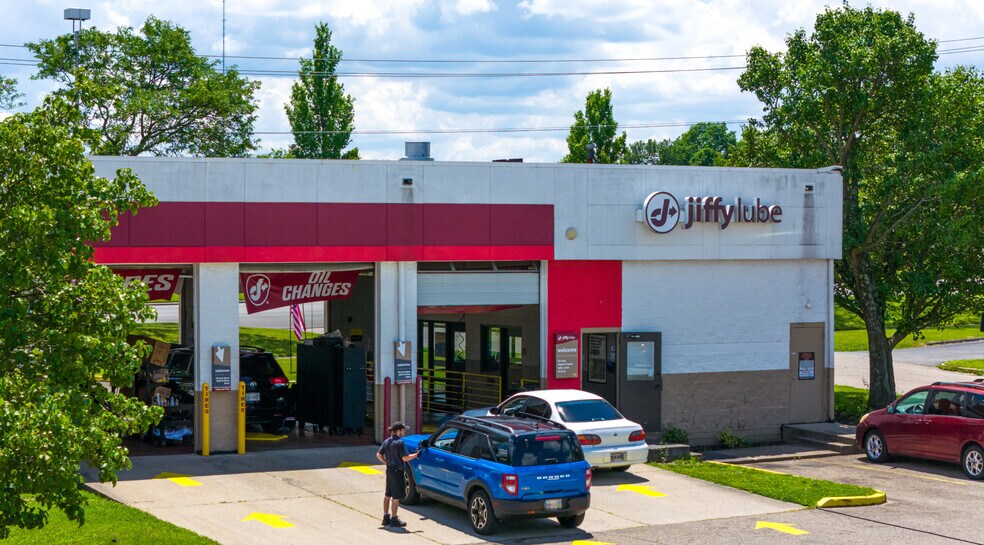 More Photos Of 1102-1192 W Kemper Rd, Cincinnati Unknown For Lease