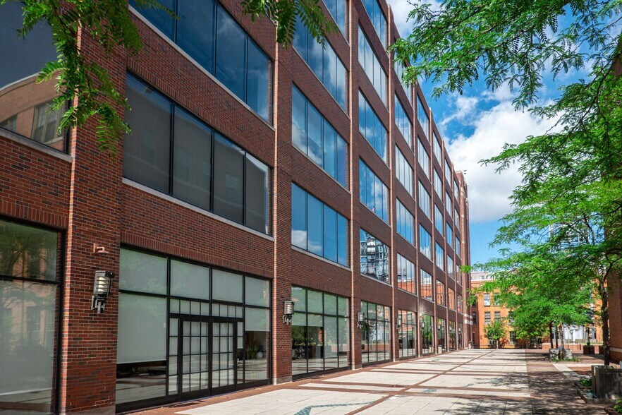 More Photos Of 300 River Place, Detroit Office For Lease