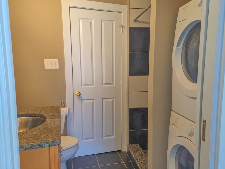 More Photos Of 1316-1318 E Cary St, Richmond Storefront Retail Residential For Lease