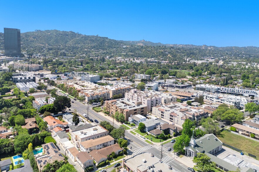 More Photos Of 4259 Cahuenga Blvd, Toluca Lake Apartments For Sale