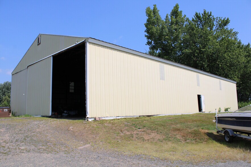More Photos Of 674 Main St, Portland Marina For Sale