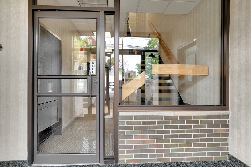 More Photos Of 1625 Anderson Ave, Fort Lee Medical For Lease