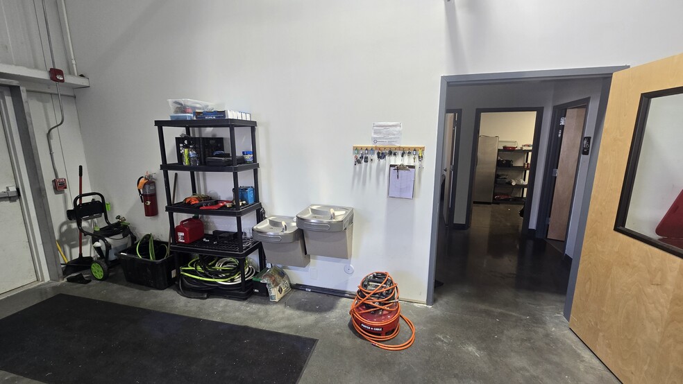 More Photos Of 197 Thunder Rd, Mooresville Light Distribution For Lease