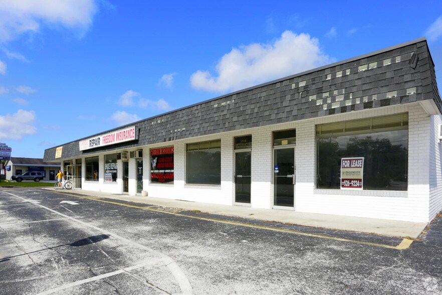 More Photos Of 3700-3710 49th St N, Saint Petersburg Storefront For Lease