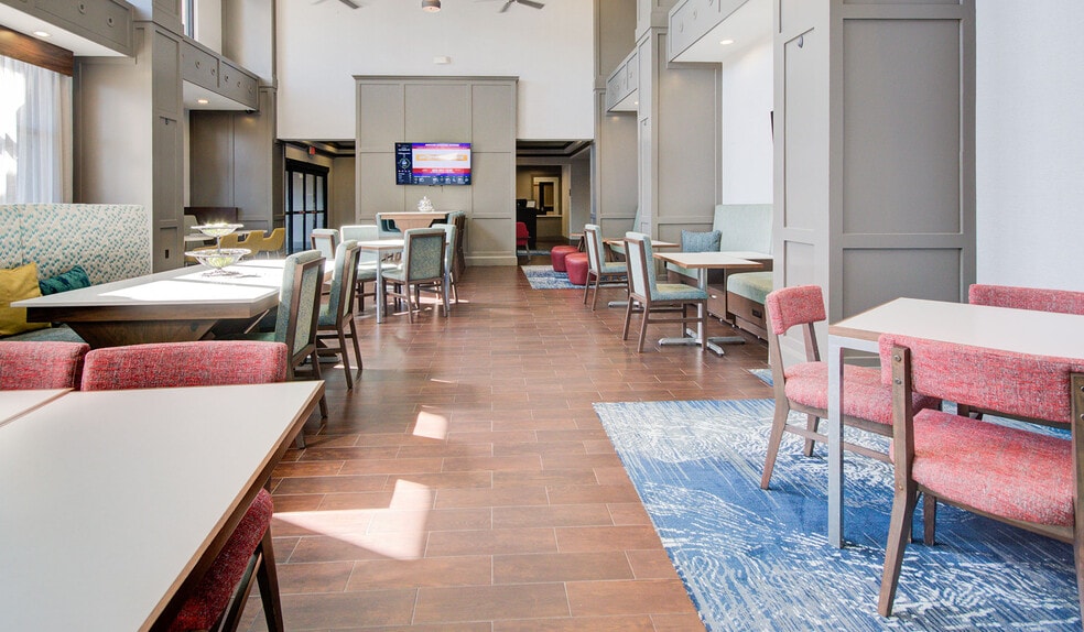 More Photos Of 4617 7th St, Bay City Hotel For Sale