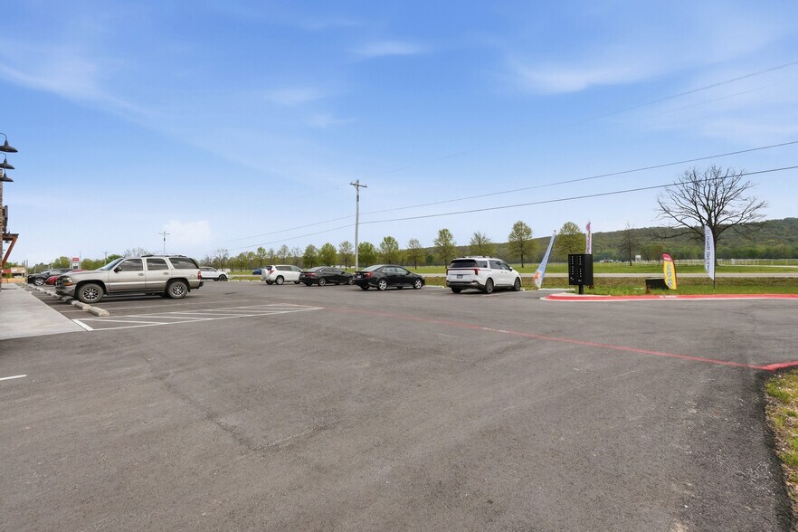 More Photos Of 2355 Center St, Fayetteville Storefront For Lease