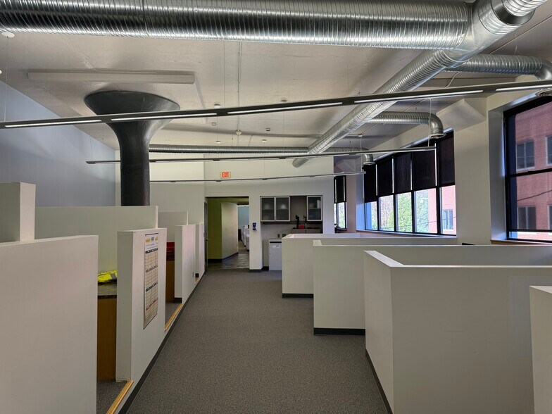 More Photos Of 25 Monroe St, Albany Office For Lease