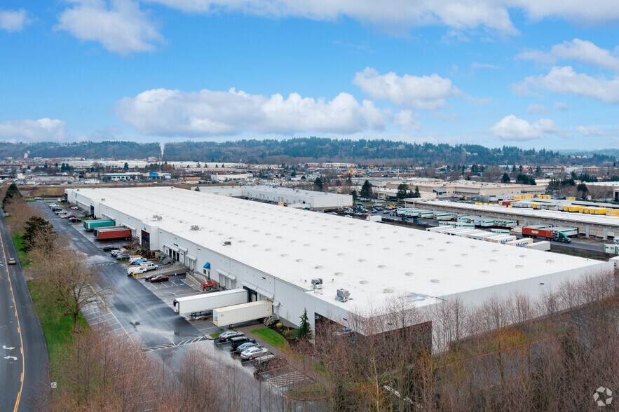 More Photos Of 2003-2105 Frank Albert Rd E, Fife Warehouse For Lease