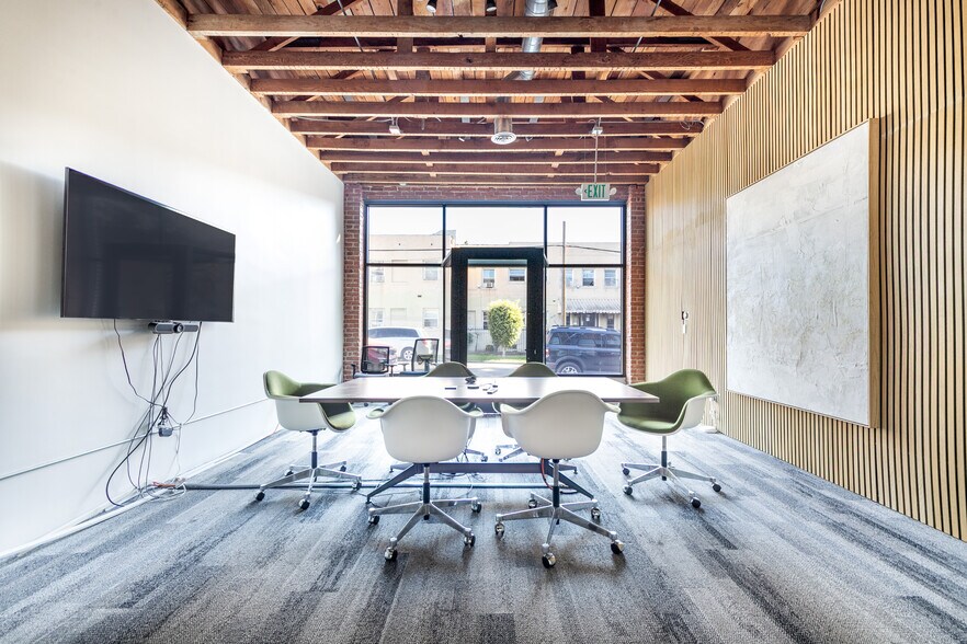 More Photos Of 1005 N Madison Ave, Los Angeles Storefront Retail Office For Lease