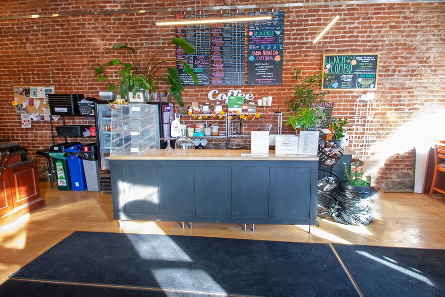 More Photos Of 729-733 7th St E, Saint Paul Storefront Retail Residential For Lease