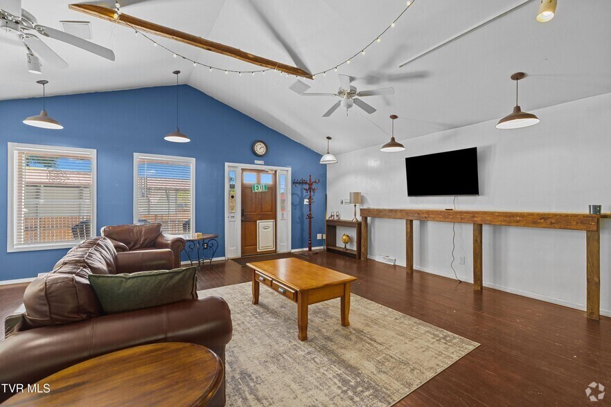 More Photos Of 3415 Tn-66, Rogersville Freestanding For Sale