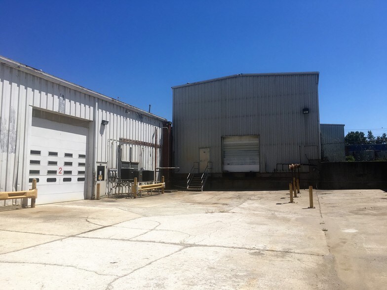 More Photos Of 195 Lisle Industrial Ave, Lexington Warehouse For Lease