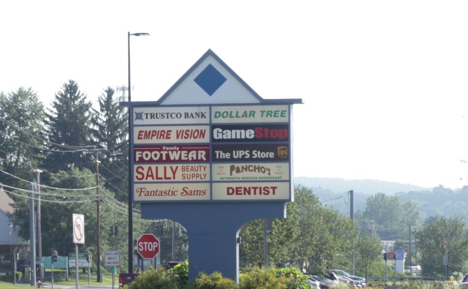 More Photos Of 740 Hoosick Rd, Troy Freestanding For Lease