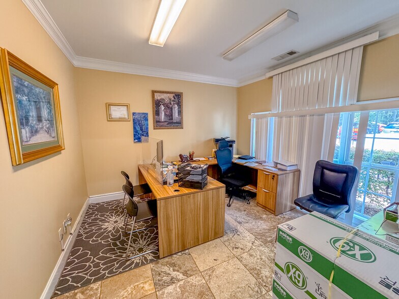 More Photos Of 1040 Indian Trail Lilburn Rd, Lilburn Office For Lease