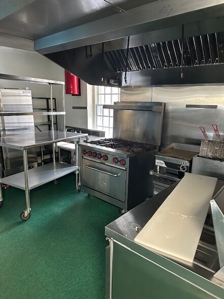 More Photos Of 650 Middle Tpke, Storrs Mansfield Freestanding For Lease