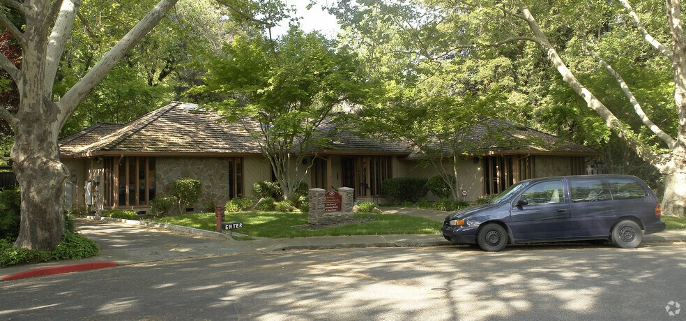 More Photos Of 30 Oak Ct, Danville Office For Sale