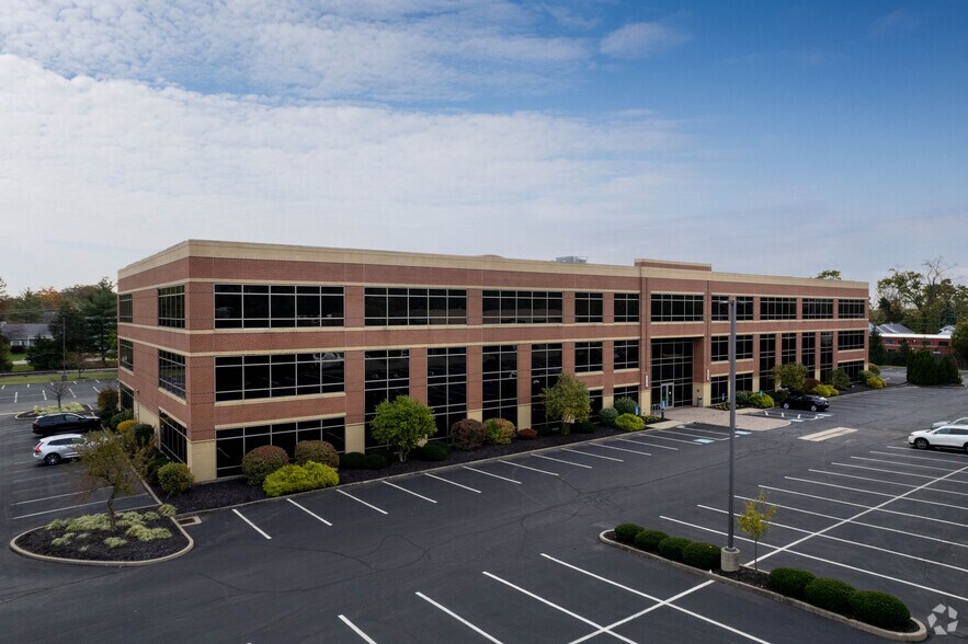 More Photos Of 9825 Kenwood Rd, Blue Ash Office For Lease