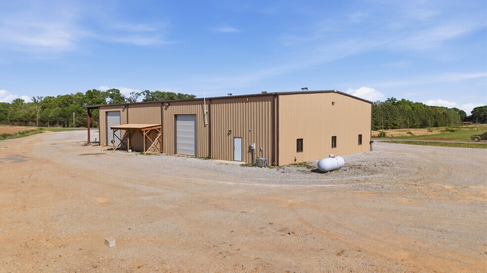 More Photos Of 1087 Aedc Rd, Winchester Industrial For Lease