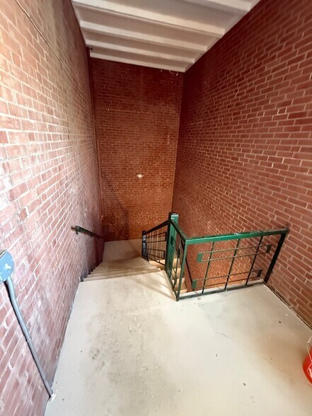 More Photos Of 12001 Shaker Blvd, Cleveland Medical For Sale