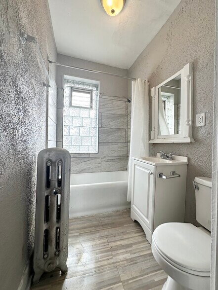 More Photos Of 5300 W Division St, Chicago Apartments For Sale