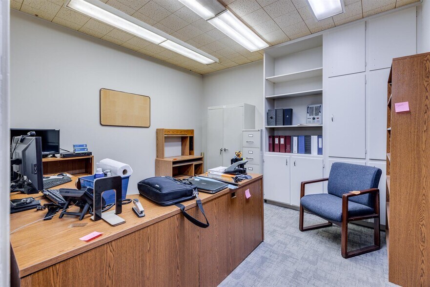 More Photos Of 1504 Stubbs Ave, Monroe Office For Sale