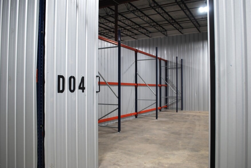 More Photos Of 1100 25th St, West Palm Beach Warehouse For Lease