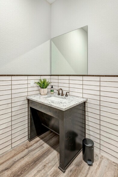 More Photos Of 10242 Greenhouse Rd, Cypress Office For Lease
