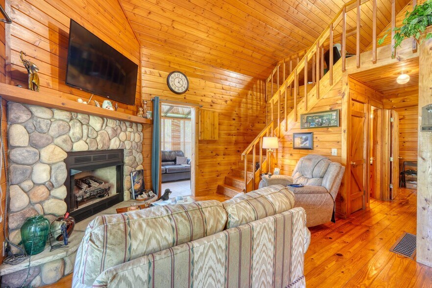 More Photos Of 23 & 60 Greenbriar Hwy, Blairsville Office For Sale