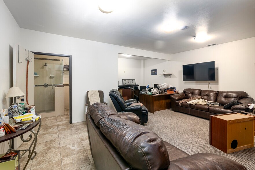 More Photos Of 410 N State St, Hemet Freestanding For Sale