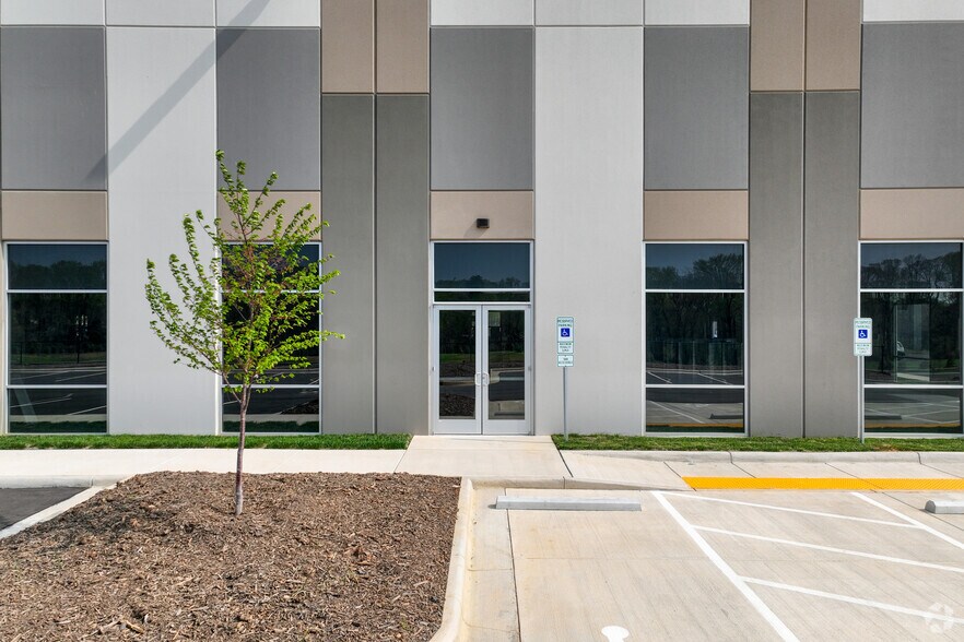 More Photos Of 1605 Piedmont Commerce Dr, Kernersville Warehouse For Lease
