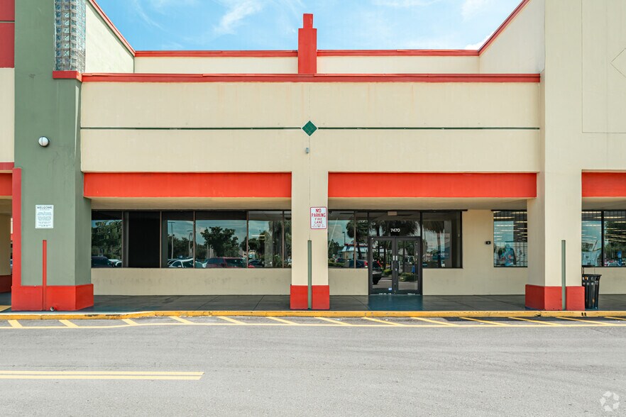 More Photos Of 7388-7562 W Commercial Blvd, Lauderhill General Retail For Lease