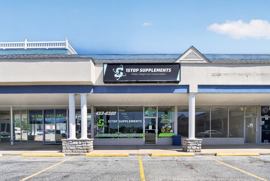 More Photos Of 5701-5777 Godfrey Rd, Godfrey Storefront For Sale