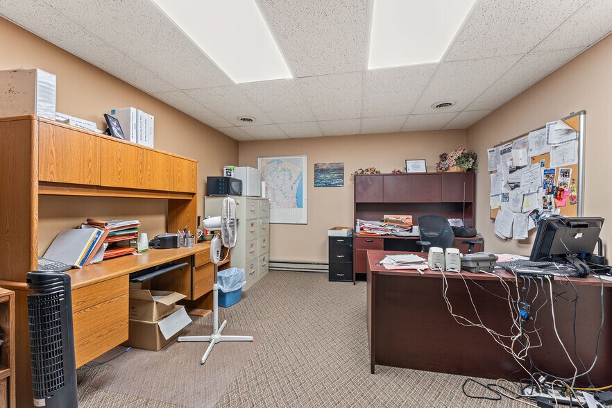 More Photos Of 107 4th St, Baraboo Office For Sale