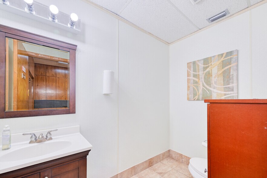 More Photos Of 5858 St Augustine Rd, Jacksonville Freestanding For Lease