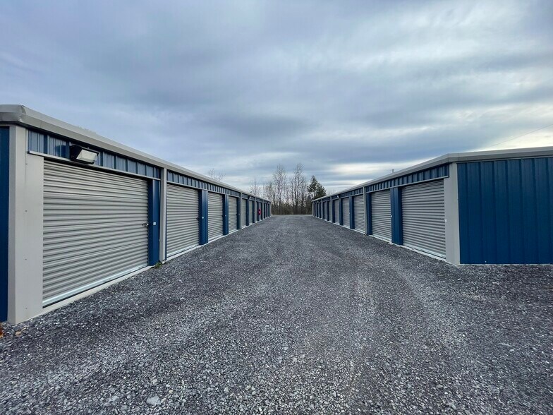 More Photos Of 1122 Amelia Ave, Altoona Self Storage For Sale