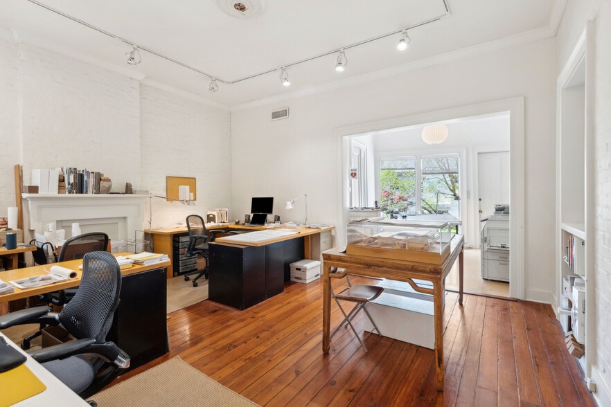 More Photos Of 2200 Prytania St, New Orleans Loft Creative Space For Sale