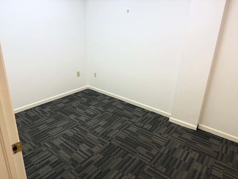 More Photos Of 4627 Ponce de Leon Blvd, Coral Gables Office For Lease