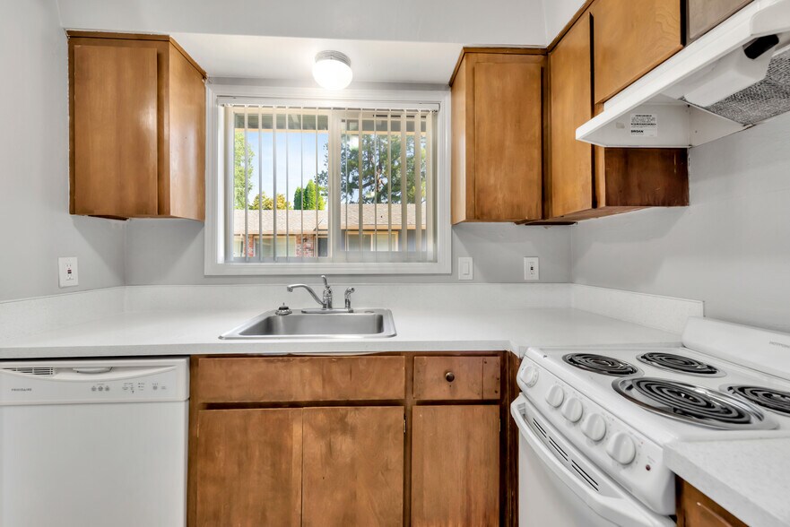 More Photos Of 18140 SW Shaw St, Aloha Apartments For Sale