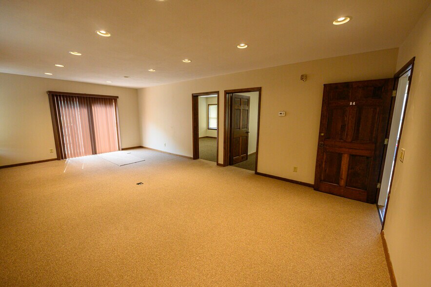 More Photos Of 2500 Brewerton Rd, Mattydale Office Residential For Lease