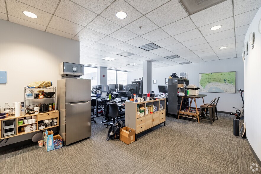More Photos Of 5-11 Drydock Ave, Boston Office For Lease