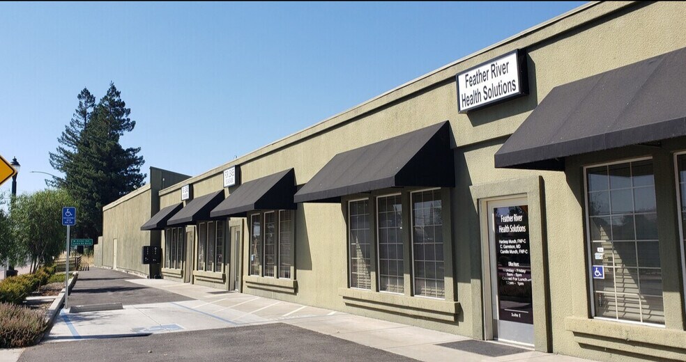 More Photos Of 9792 Highway 99, Live Oak Office For Lease