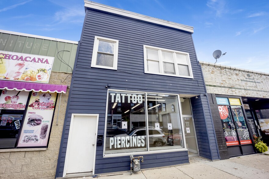 More Photos Of 7055 N Clark St, Chicago Storefront Retail Residential For Lease