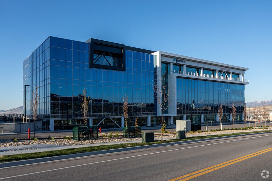 More Photos Of 1557 W Innovation Way, Lehi Office For Lease