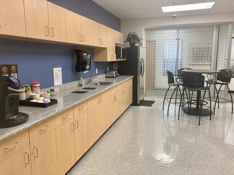 More Photos Of 100 Cummings Ctr, Beverly Coworking Space