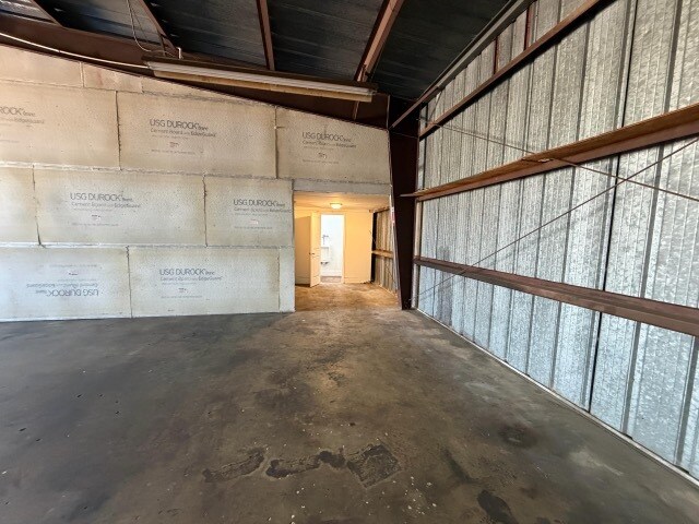 More Photos Of 11050 70th Ave, Seminole Warehouse For Lease