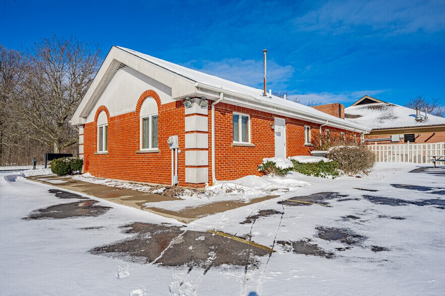 More Photos Of 822 Davison Rd, Lockport Coworking Space